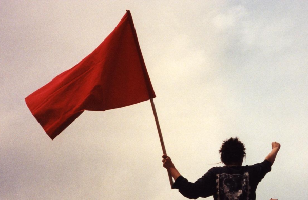 Red flag1200